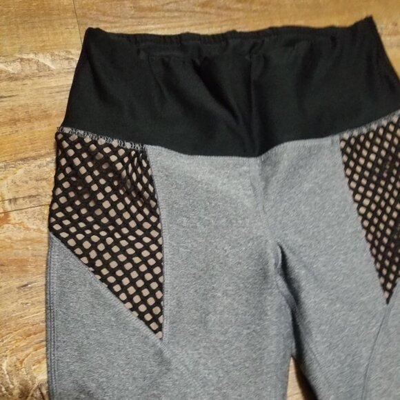 2 Yoga Pants Crop Leggings, Small Activewear Sporty Athletic Yoga RBX - Picture 3 of 6